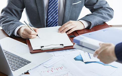 變更法人 變更法人